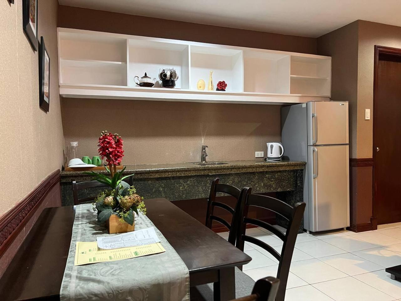 Subic Residencias Олонгапо Экстерьер фото